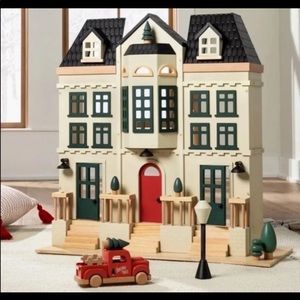 Brand new UNOPENED Hearth and hand Row Dollhouse